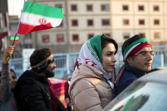 شادی مردم تهران پس از پیروزی  تیم ملی فوتبال ایران مقابل ولز