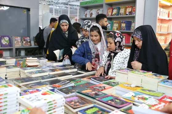 دومین روز سی و چهارمین نمایشگاه کتاب تهران