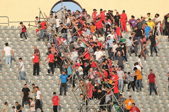 دیدار تیم های فوتبال پرسپولیس و گلگهر