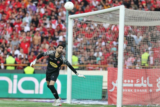 دیدار تیم های فوتبال پرسپولیس و گلگهر