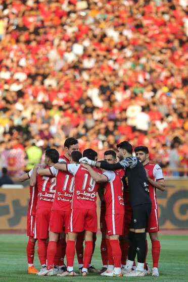 دیدار تیم های فوتبال پرسپولیس و گلگهر