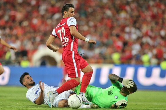 دیدار تیم های فوتبال پرسپولیس و گلگهر