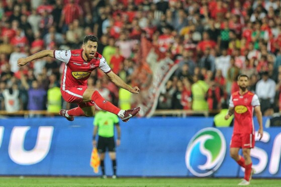 دیدار تیم های فوتبال پرسپولیس و گلگهر