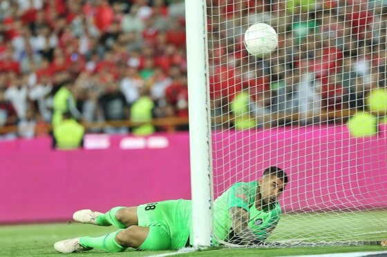 دیدار تیم های فوتبال پرسپولیس و گلگهر