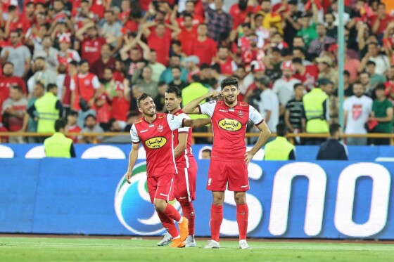 دیدار تیم های فوتبال پرسپولیس و گلگهر