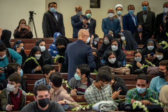 نخستین روز بازگشایی دانشگاه تهران بعد از ۲ سال همه گیری کرونا