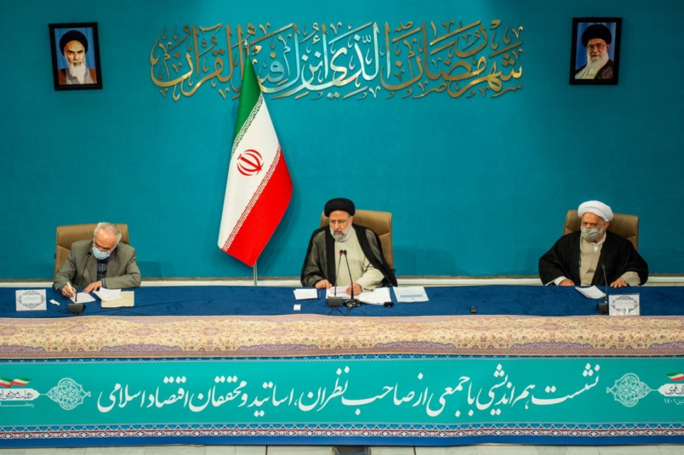 نشست رییس جمهور با اساتید و محققان اقتصاد اسلامی