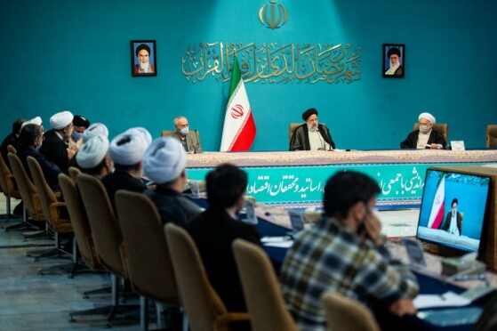 نشست رییس جمهور با اساتید و محققان اقتصاد اسلامی