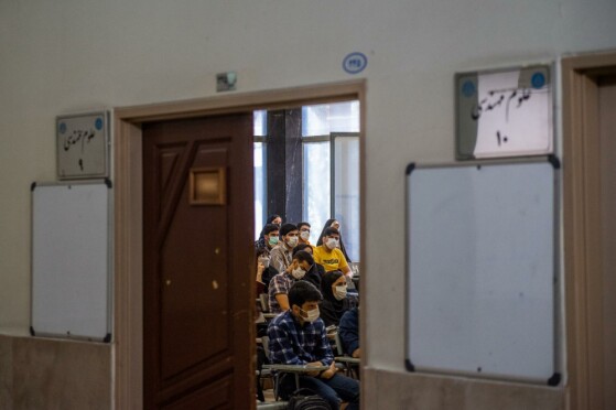 نخستین روز بازگشایی دانشگاه تهران بعد از ۲ سال همه گیری کرونا