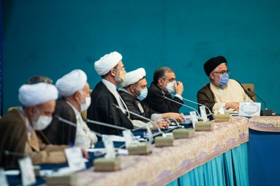 نشست رییس جمهور با اساتید و محققان اقتصاد اسلامی