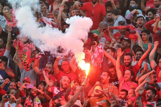 دیدار پرسپوليس و نساجی قائم شهر