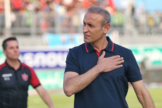 دیدار پرسپوليس و نساجی قائم شهر