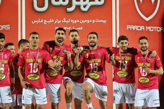 جشن قهرمانی پرسپولیس در ورزشگاه وطنی قائمشهر