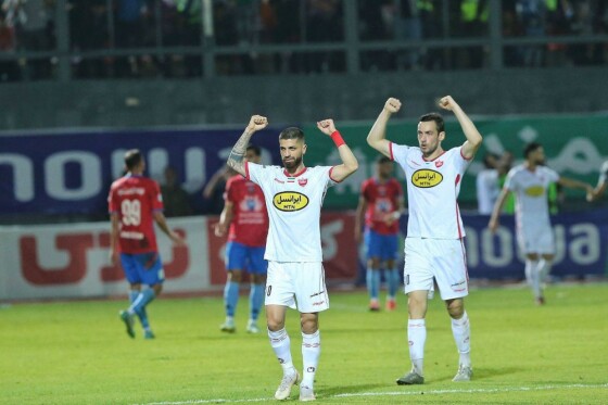 دیدار پرسپوليس و نساجی قائم شهر