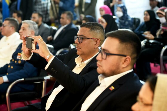 رونمایی از کتاب «آوریل در کودتا»