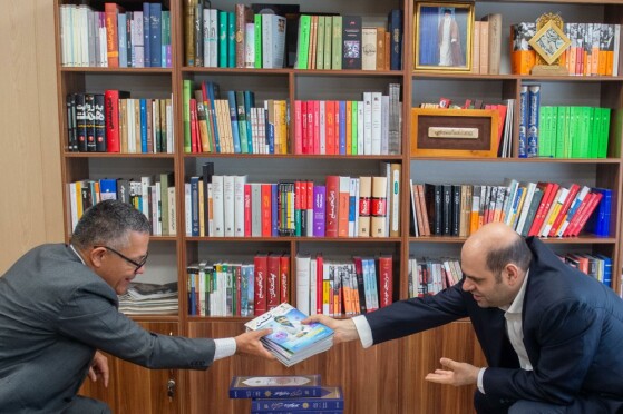 بازدید وزیر فرهنگ ونزوئلا از موسسه مطبوعاتی ایران