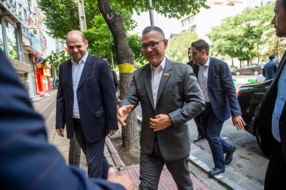 بازدید وزیر فرهنگ ونزوئلا از موسسه مطبوعاتی ایران