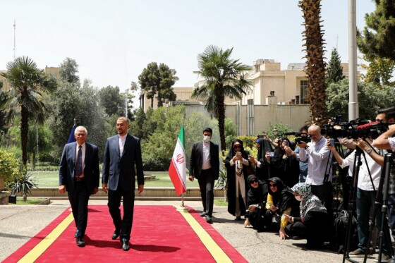 دیدار مسؤول سیاست خارجی اتحادیه اروپا با امیرعبداللهیان