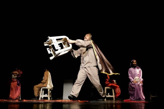 نمایش مجلس شبیه لیر بیچاره