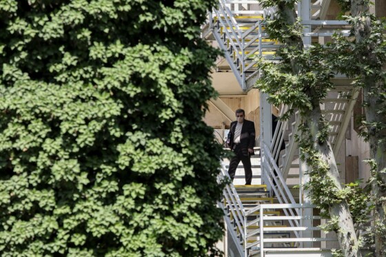 حاشیه جلسه  هیات دولت