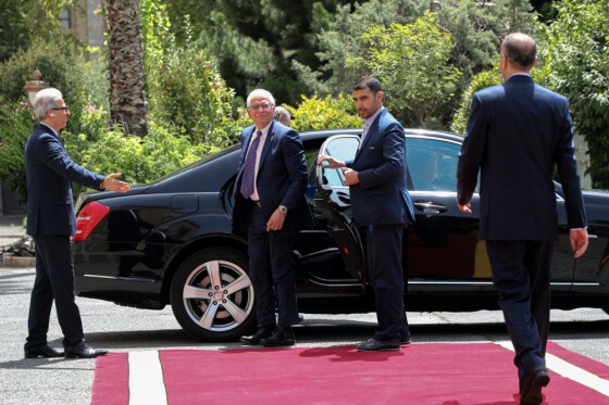 دیدار مسؤول سیاست خارجی اتحادیه اروپا با امیرعبداللهیان