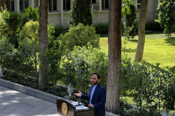 حاشیه جلسه  هیات دولت