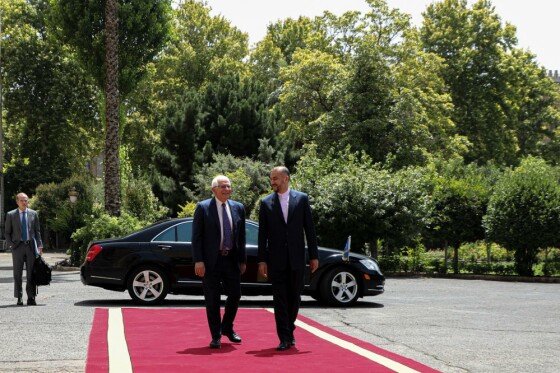 دیدار مسؤول سیاست خارجی اتحادیه اروپا با امیرعبداللهیان