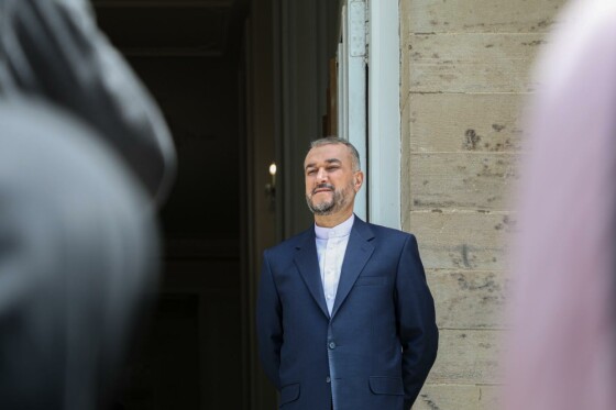 دیدار مسؤول سیاست خارجی اتحادیه اروپا با امیرعبداللهیان