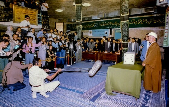 عکس های منتشر نشده از تبلیغات انتخاباتی هفتمین دوره انتخابات ریاست جمهوری سال ۷۶