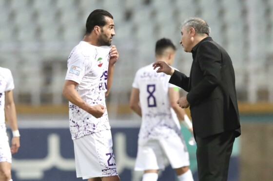 دیدار تیم های فوتبال هوادار و پرسپولیس