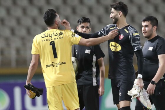 دیدار تیم های فوتبال هوادار و پرسپولیس