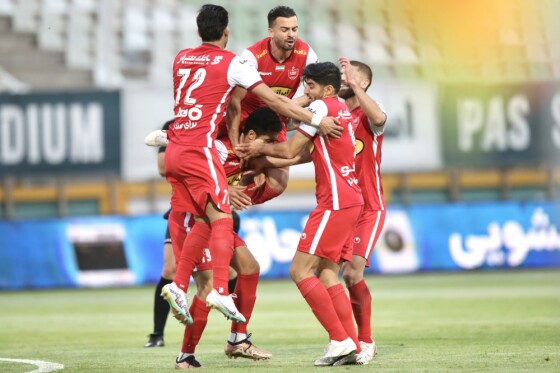 دیدار تیم های فوتبال هوادار و پرسپولیس