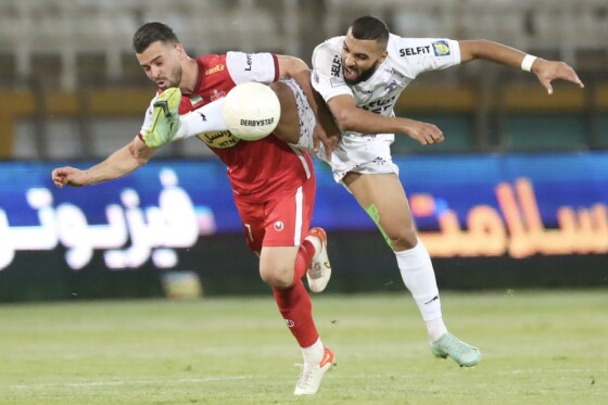 دیدار تیم های فوتبال هوادار و پرسپولیس