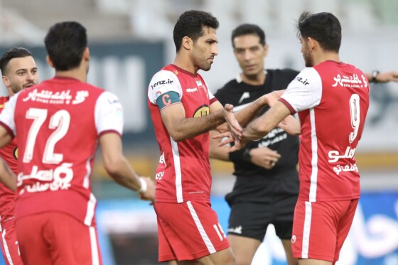 دیدار تیم های فوتبال هوادار و پرسپولیس