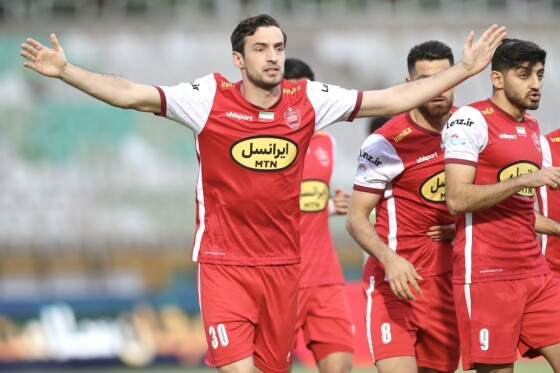 دیدار تیم های فوتبال هوادار و پرسپولیس