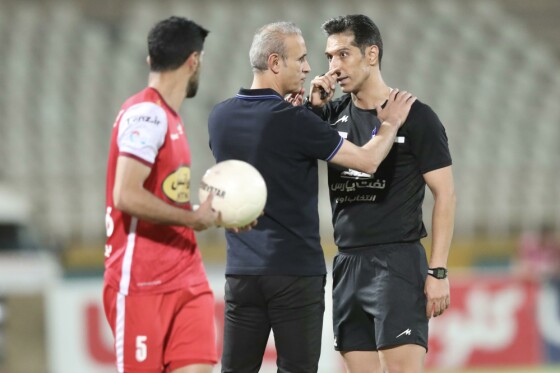 دیدار تیم های فوتبال هوادار و پرسپولیس