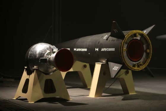 رونمایی از موشک هایپر سونیک «فتاح»