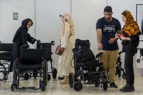 نمایشگاه آبادیران