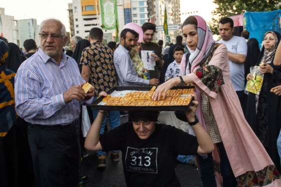 مهمانی ده کیلومتری عید غدیر در تهران -۱