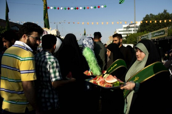 مهمانی ده کیلومتری عید غدیر در تهران -۱