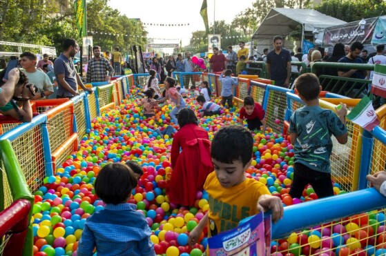 مهمانی ده کیلومتری عید غدیر در تهران -۱