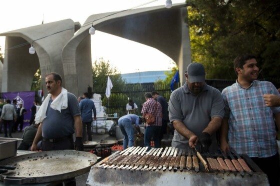 مهمانی ده کیلومتری عید غدیر در تهران -۱