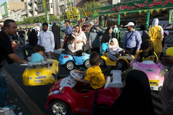 مهمانی ده کیلومتری عید غدیر در تهران -۱