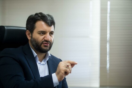 بازدید دبیر شواری عالی مناطق آزاد از موسسه مطبوعاتی ایران