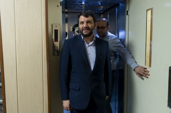 بازدید دبیر شواری عالی مناطق آزاد از موسسه مطبوعاتی ایران