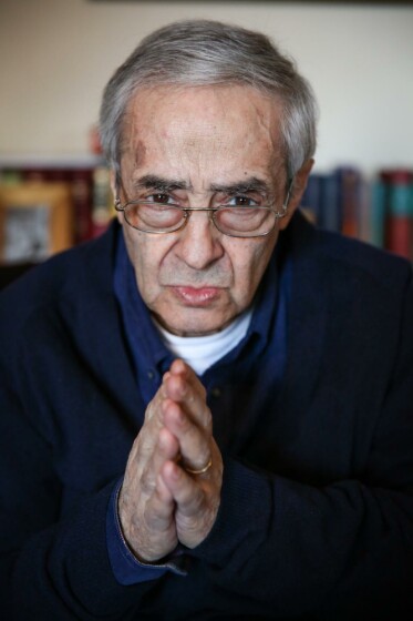 زنده یاد احمدرضا احمدی (۱۳۱۹-۱۴۰۲)