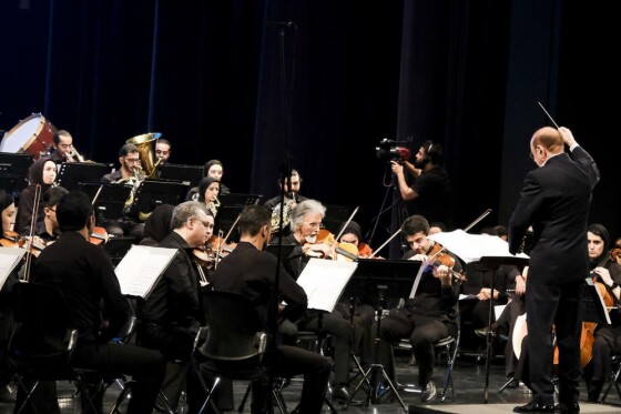 سمفونی خط شکنان