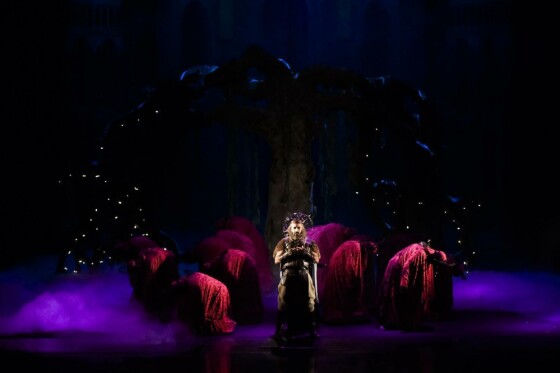 نمایش موزیکال هفت خان اسفندیار