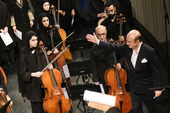 سمفونی خط شکنان