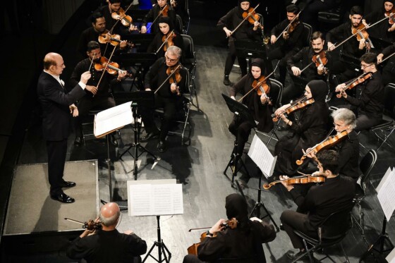 سمفونی خط شکنان